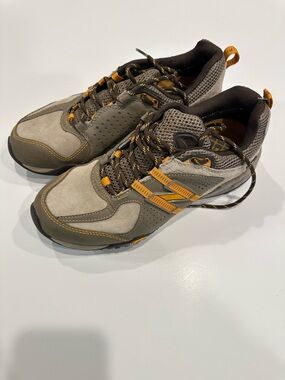 Men's vibram Trail Sneakers in Gray and Yellow - Lightweight Outdoor Shoe